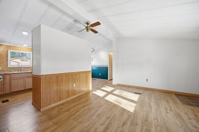 97 Linden St unit 4, Exeter, NH 03833 - photo 6