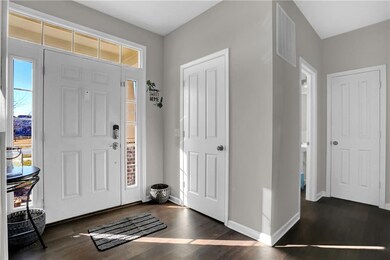 1236 Colinbrook Cir, Greenwood, IN 46143 - photo 5