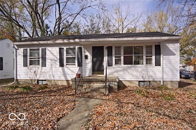 210 W Sycamore St, Zionsville, IN 46077 - photo 2