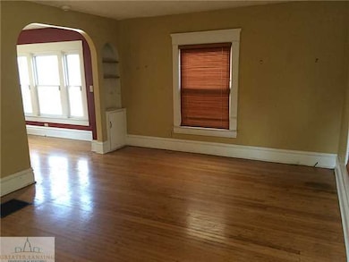 324 Huron St, Lansing, MI 48915 - photo 3
