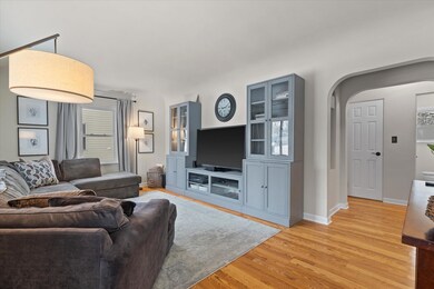 N86W16564 Jacobson Dr, Menomonee Falls, WI 53051 - photo 3