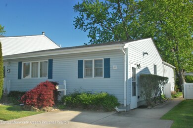 41 Annapolis Dr, Hazlet, NJ 07730 - photo 3