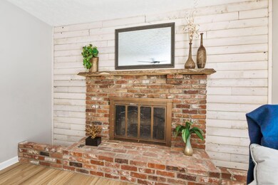 10261 N Crosset Hill Dr (Interior)-18