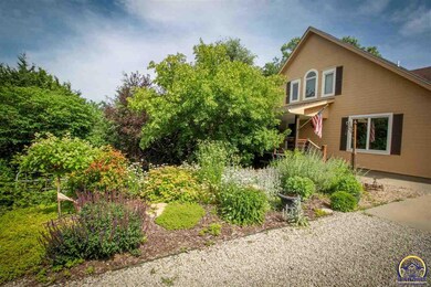 5745 SW 53rd St, Topeka, KS 66610 - photo 2