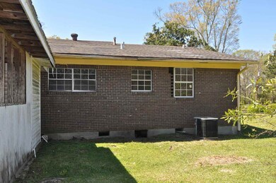 136 Jackson St, Hazlehurst, MS 39083 - photo 3