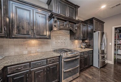 18911 W 100th St, Lenexa, KS 66220 - photo 7