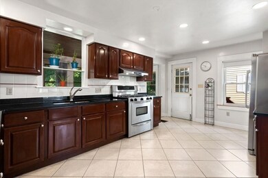 22 Woodward St, Newton Highlands, MA 02461 - photo 5