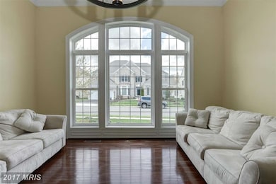 8904 Rhododendron Cir, Lorton, VA 22079 - photo 5