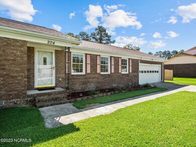 204 University Dr, Jacksonville, NC 28546 - photo 4