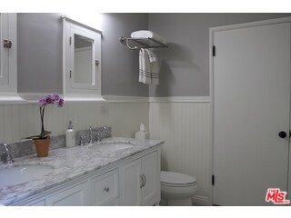 5212 Comercio Ave, Woodland Hills, CA 91364 - photo 2