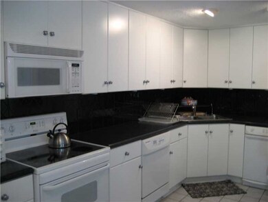 Kitchen. Fresh, bright  updated, large counter spa