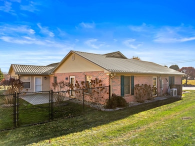 4875 Stapleton Rd, Morristown, TN 37813 - photo 4