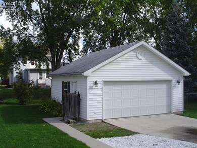 416 Erie St, Woodville, OH 43469 - photo 4