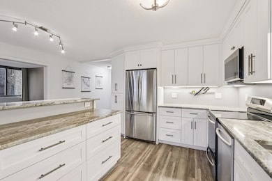 Summit House Condos unit 1D, Milwaukee, WI 53202 - photo 4