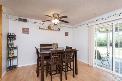 Eat-In Kitchen