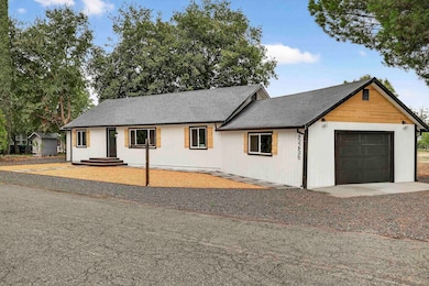 25256 Lee St, Los Molinos, CA 96055 - photo 4