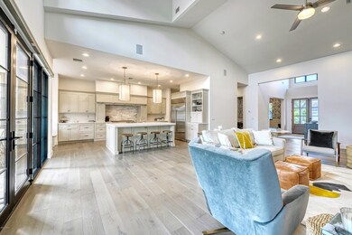 6_Living & Kitchen