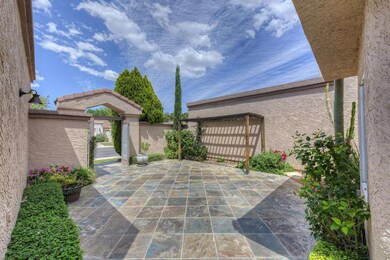 002_Courtyard