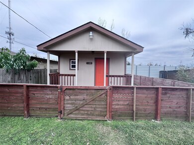 108 Neyland St unit A, Houston, TX 77022 - photo 2