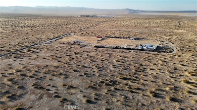 730 Vinton Rd, Adelanto, CA 92301 - photo 3