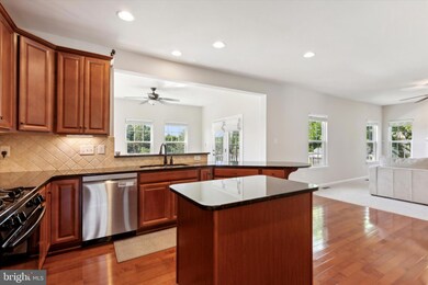 638 Bridge St, Spring City, PA 19475 - photo 3