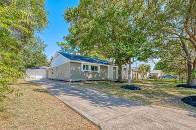 4327 Peridot Ln, Friendswood, TX 77546 - photo 3