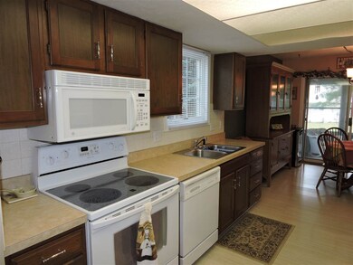 18229 Crownhill Dr, South Bend, IN 46637 - photo 7