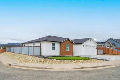 11332 Menlo Way, Redding, CA 96003 - photo 4