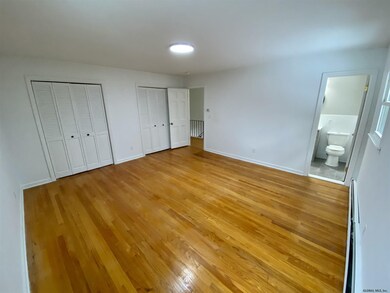 325 W Highland Dr, Schenectady, NY 12303 - photo 4