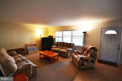 12830 Point Pleasant Dr, Fairfax, VA 22033 - photo 4