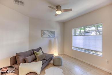 10 LIving Room photo b