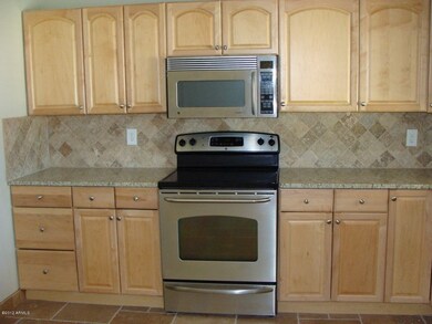 SS APPLIANCES, BEAUTIFUL CUSTOM KITCHEN