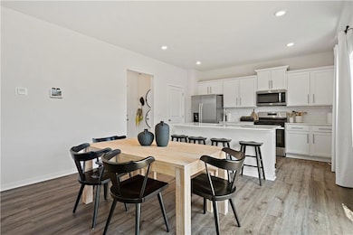 521 Ellas Way, Liberty, MO 64068 - photo 2