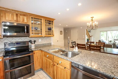 227 Lakeview Ln, Manchester, NH 03104 - photo 4