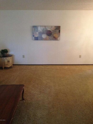 10615 W Highwood Ln, Sun City, AZ 85373 - photo 6