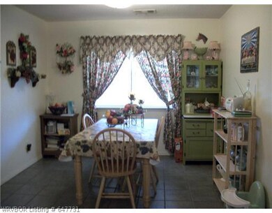 Kitchen. EAT IN KITCHEN AREA