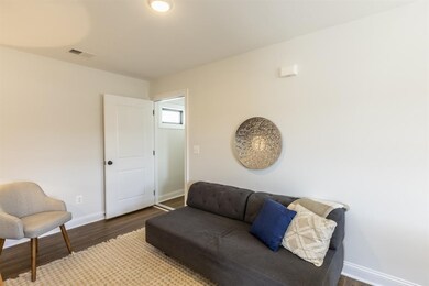 556 Lochlyn Hill Dr, Charlottesville, VA 22901 - photo 3