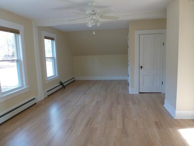 62 Crescent St unit B, Plymouth, NH 03264 - photo 3