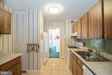 University One Condos unit 1305, Baltimore, MD 21218 - photo 5