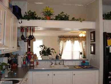 3007 Brookside Ct, Asheboro, NC 27205 - photo 4