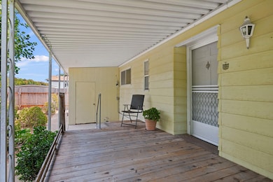 03 - Porch