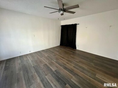 1335 E 9th St unit A, Davenport, IA 52803 - photo 6