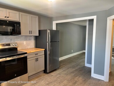 125 Carlisle St unit 2nd flr, Wilkes Barre, PA 18702 - photo 4