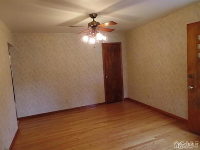 1818 W 4th St unit Left, Dunellen, NJ 08812 - photo 4