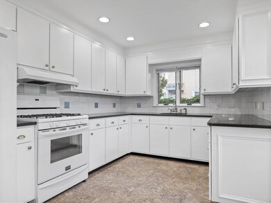 7 Lexington St, Watertown, MA 02472 - photo 6