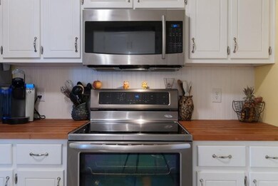 Stainless Steal Appliances - Refrigerator Stays To