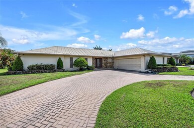 4228 Crayton Rd, Naples, FL 34103 - photo 2