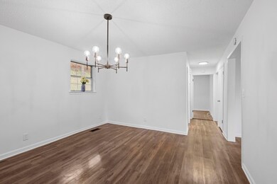 3716 Pickering Ave 19