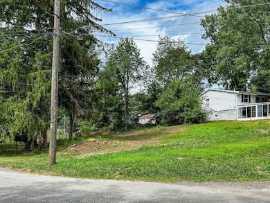 1605 Pawnee Blvd, Akron, OH 44312 - photo 2