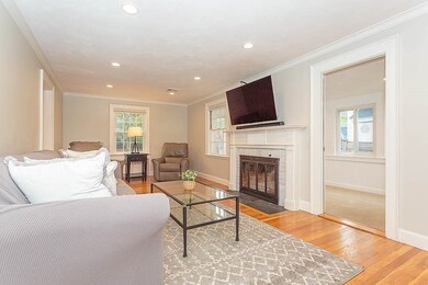 11 Carlson Cir, West Roxbury, MA 02132 - photo 5